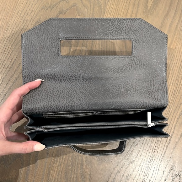 Grey Matt & Nat clutch - Picture 2 of 4